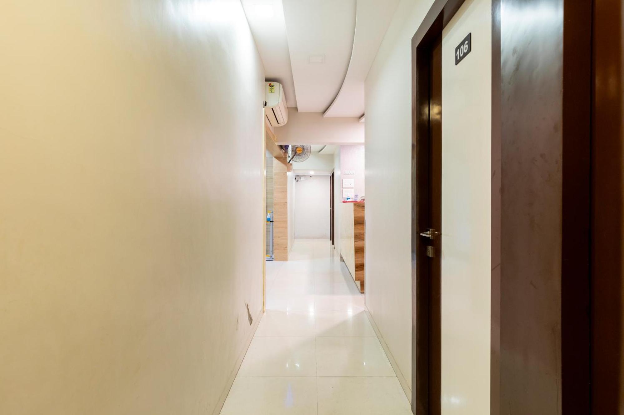 Hotel Embassy Park - Bkc Bombay Extérieur photo