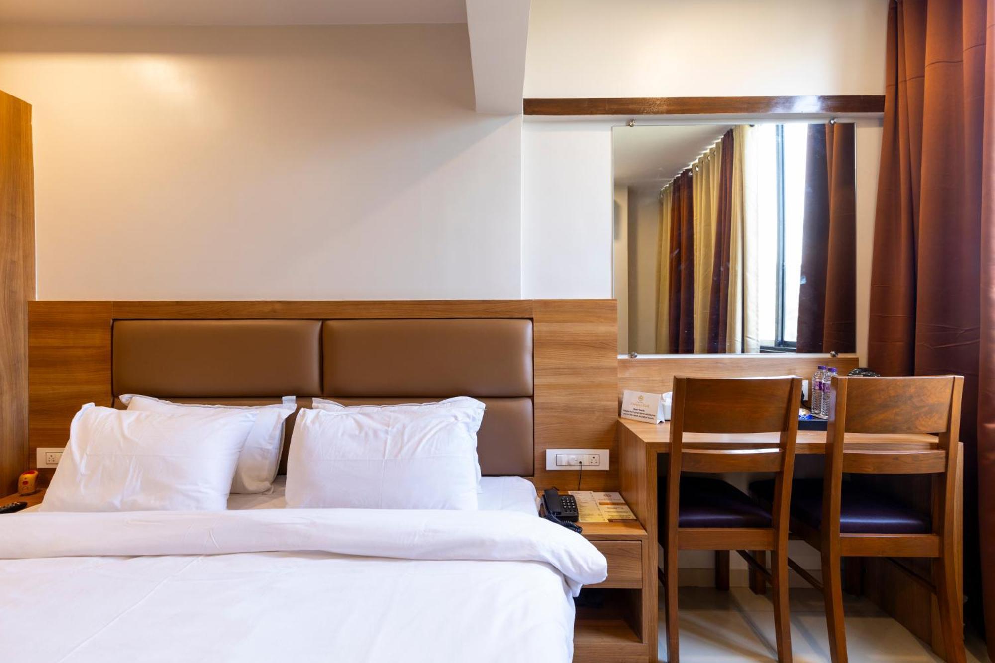 Hotel Embassy Park - Bkc Bombay Extérieur photo